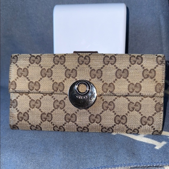 Gucci Beige and Brown Monogram Wallet - Picture 10 of 12